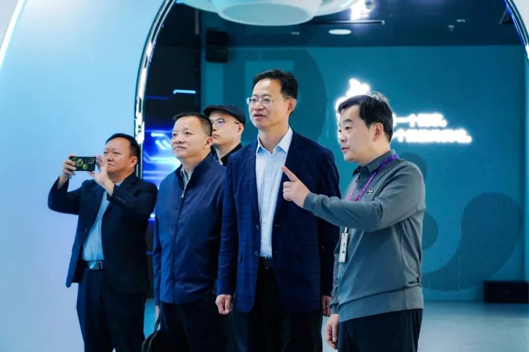 2024120602 国家广电总局发展研究中心一行赴金沙990励丰文化调研指导