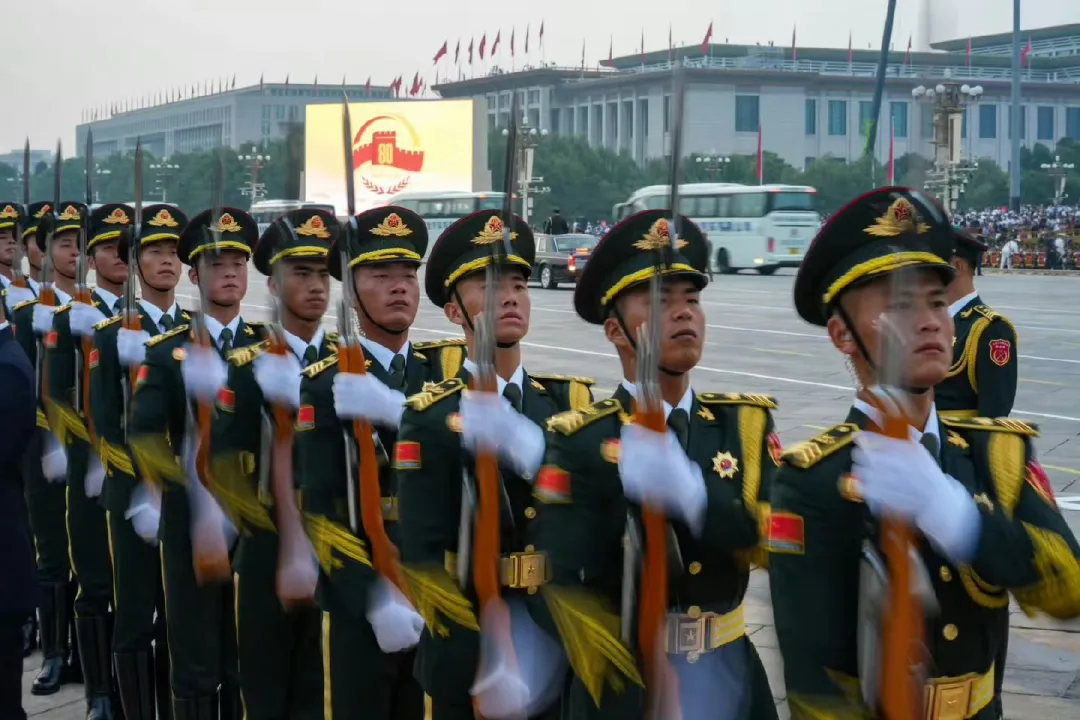 热烈祝贺纪念中国人民抗日战争暨世界反法西斯战争胜利80周年大会圆满成功